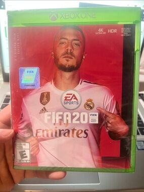 FIFA 20 Xbox One - Pink Cover by EA SPORTS